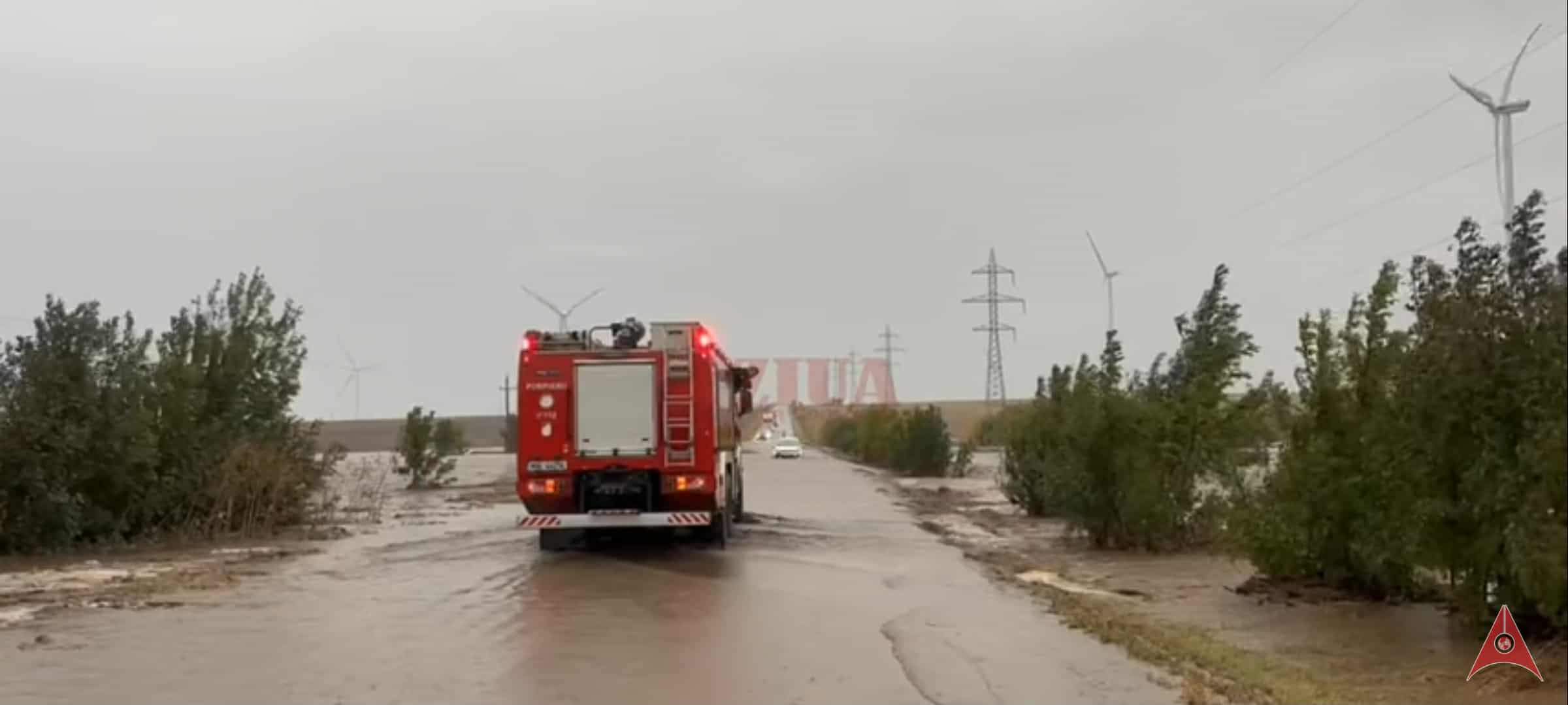 bărbat salvat de pe capota mașinii în Constanța.