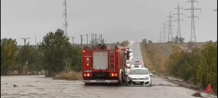 bărbat salvat de pe capota mașinii în Constanța.
