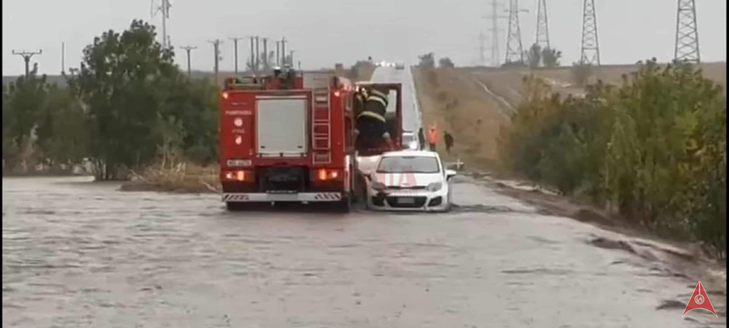 bărbat salvat de pe capota mașinii în Constanța.
