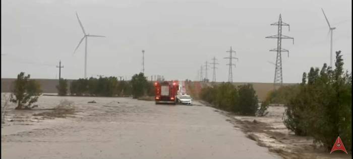 bărbat salvat de pe capota mașinii în Constanța.