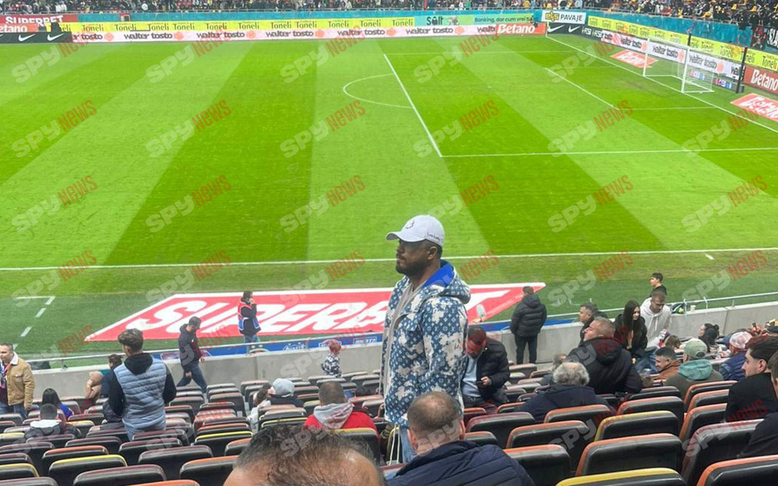 Gabi Bădălău, aroganţe pe stadion! Cu bronzul de Dubai, dar nu cu Bianca Drăguşanu! Cine l-a însoţit! | PAPARAZZI