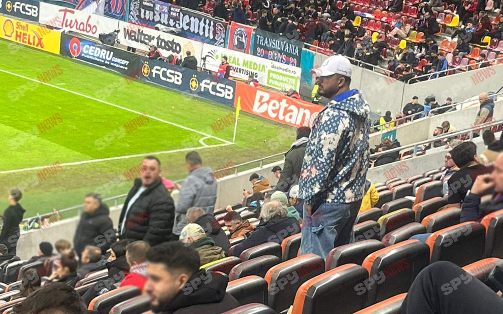 Gabi Bădălău, aroganţe pe stadion! Cu bronzul de Dubai, dar nu cu Bianca Drăguşanu! Cine l-a însoţit! | PAPARAZZI