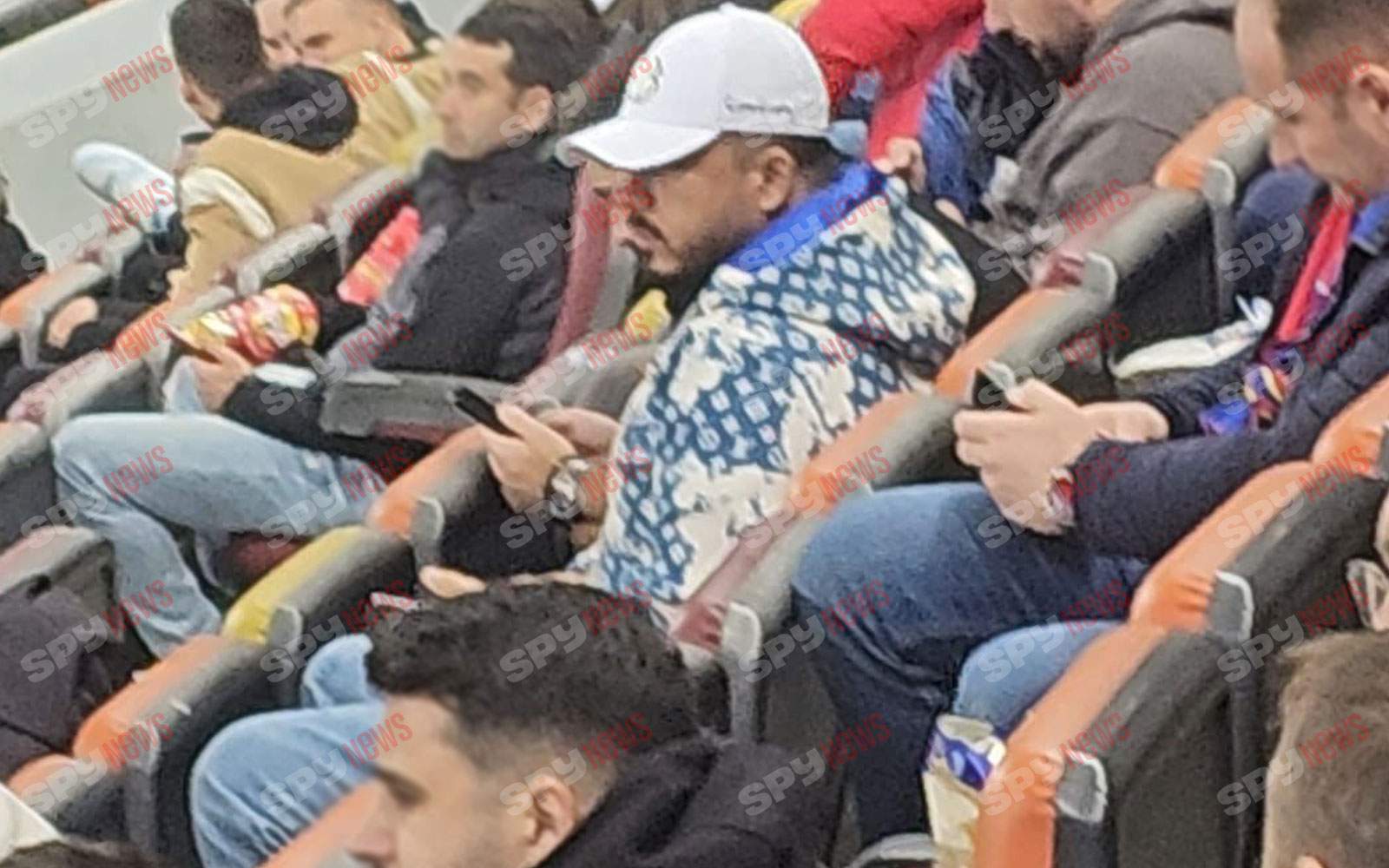 Gabi Bădălău, aroganţe pe stadion! Cu bronzul de Dubai, dar nu cu Bianca Drăguşanu! Cine l-a însoţit! | PAPARAZZI