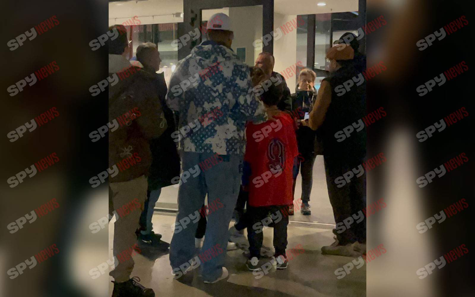 Gabi Bădălău, aroganţe pe stadion! Cu bronzul de Dubai, dar nu cu Bianca Drăguşanu! Cine l-a însoţit! | PAPARAZZI