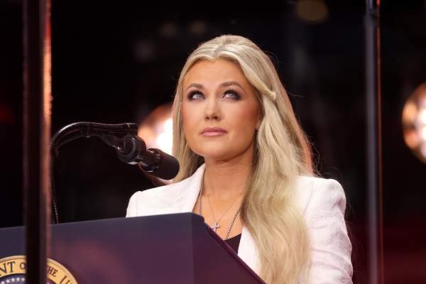 Erika Kirk își caută partener pe o aplicație de dating la scurt timp după moartea soțului ei, Charile Kirk? Adevărul despre zvonurile recente devenite virale