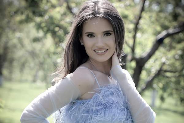 Cine este tânăra din Constanța care a murit imediat după ce a născut la o clinică privată. Mădălina avea 29 de ani