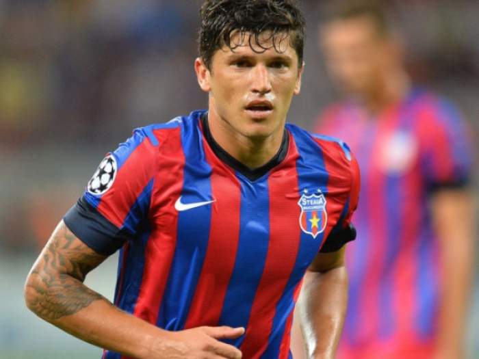 Cristi Tanase pe terenul de fotbal