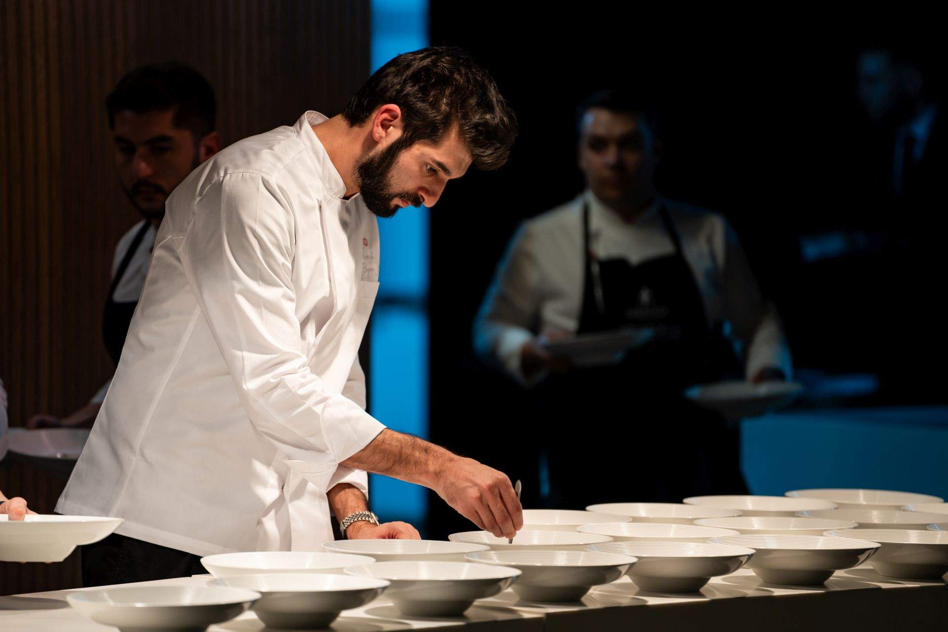 Jurații Chefi la cuțite s-au reunit la pop-up-ul Retroscena, de la Domeniul Știrbey. Chef Richard: ”Am fost foarte emoționat să-i am alături pe colegii mei”