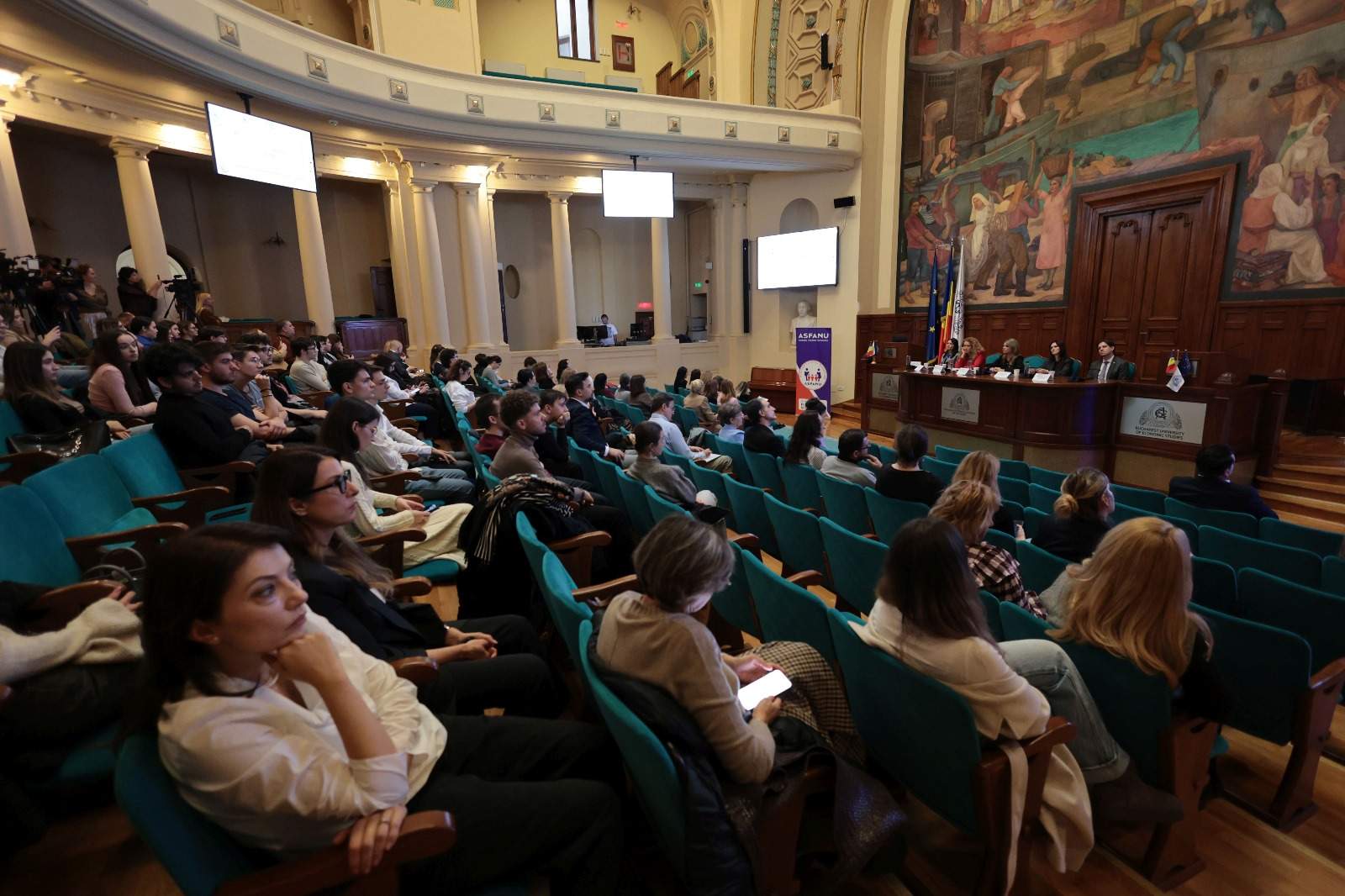 Adicțiile minorilor din România „costă” statul 0,4% din PIB, mai precis 1,35 miliarde de euro anual