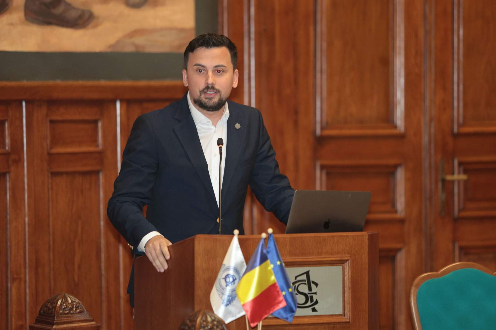 Adicțiile minorilor din România „costă” statul 0,4% din PIB, mai precis 1,35 miliarde de euro anual