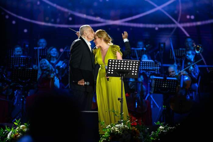 Horia Moculescu isi saruta fiica pe frunte