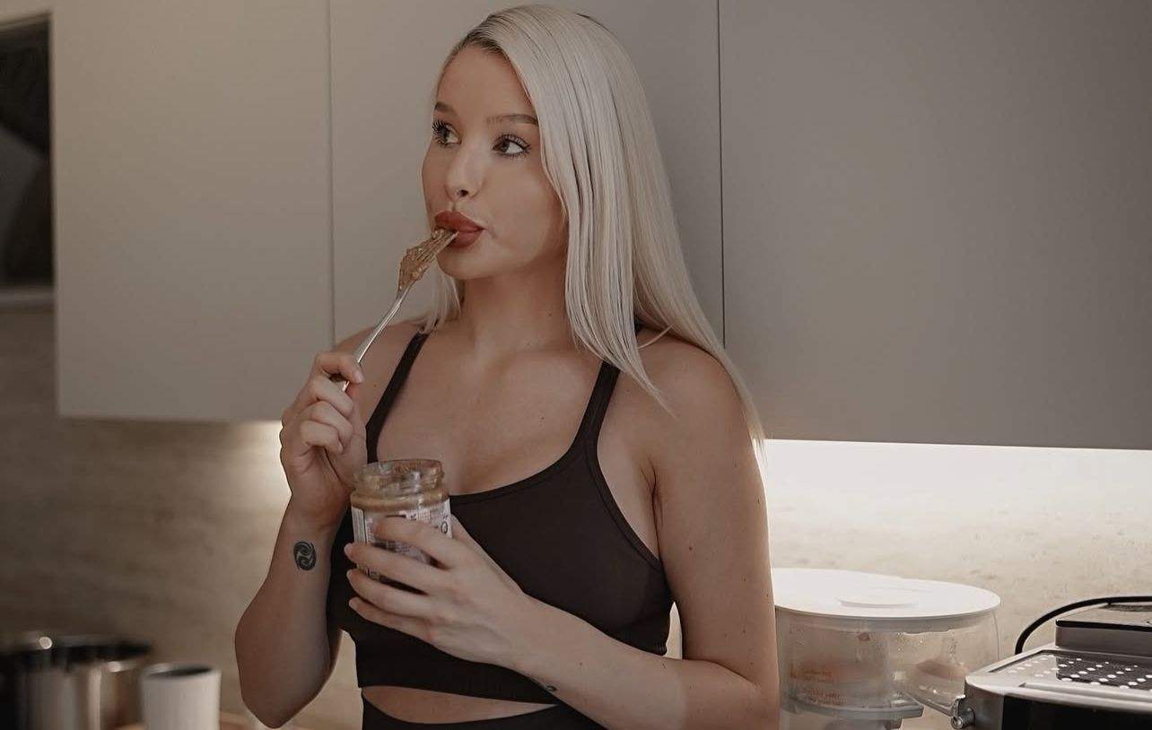 Carmen Grebenișan, despre "sporturile" pe care le practică după sarcină. Influencerița s-a fotografiat în ipostaze neașteptate