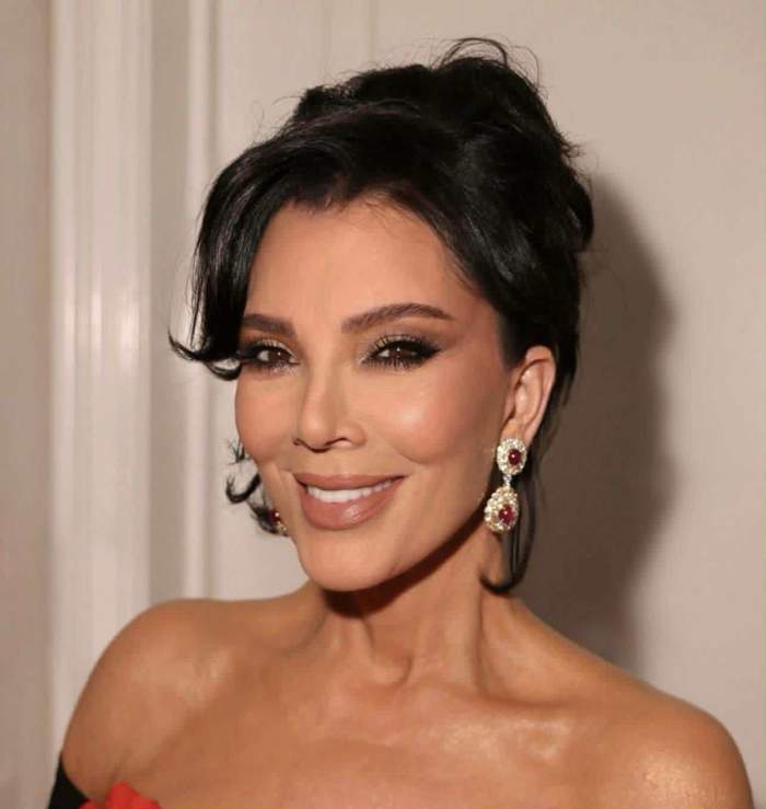 Kris Jenner, apariție spectaculoasă, la propria petrecere! Cum arată mama surorilor Kardashian cu părul lung