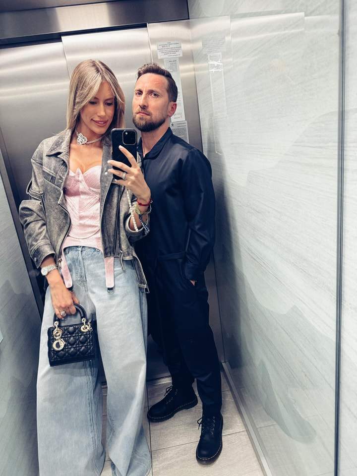 Dani impreuna cu sotia, Gabriela