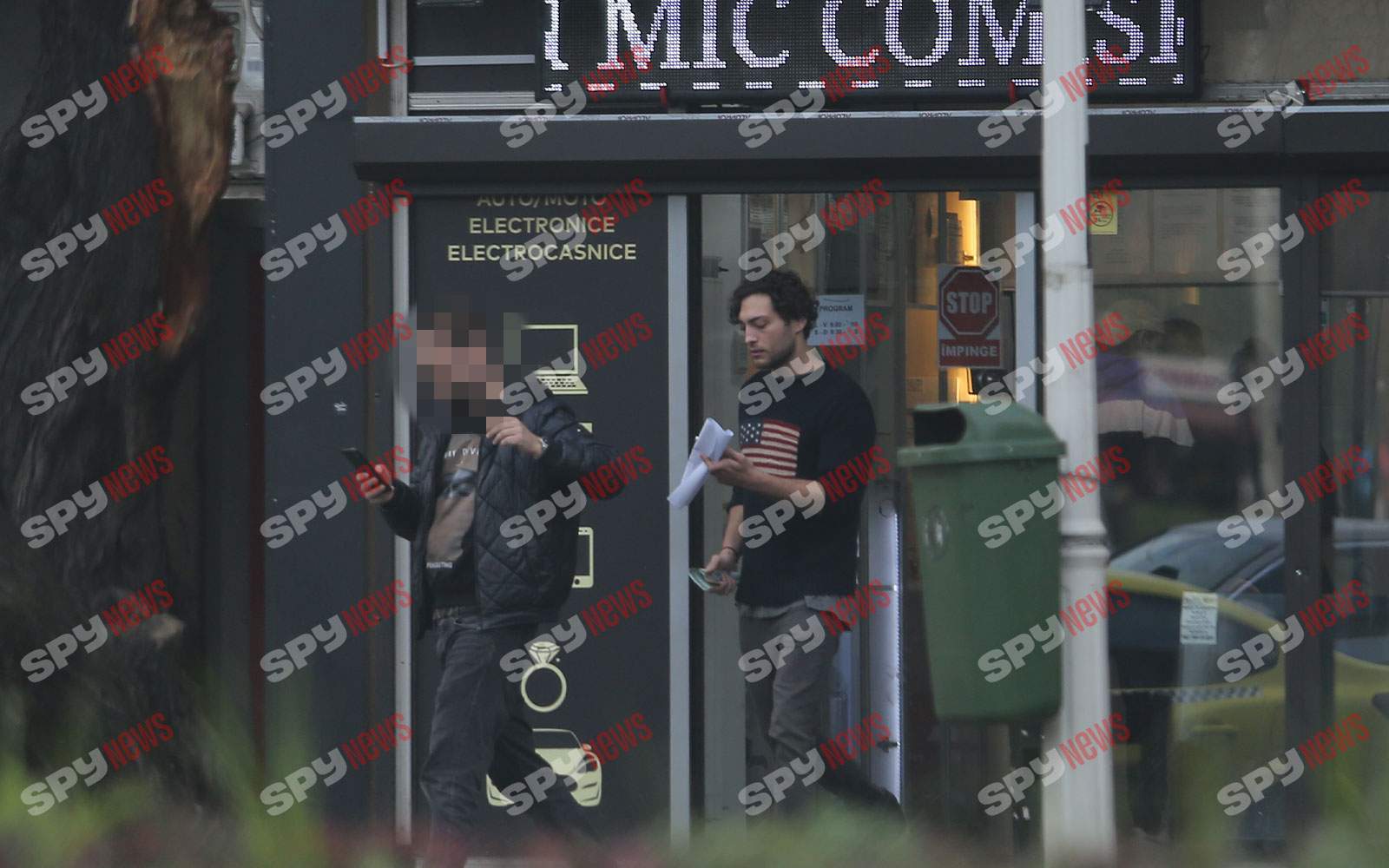 Toto Dumitrescu, comportament dubios, după ce a scăpat de arestul la domiciliu! Îşi lasă telefonul la amanet, din a doua încercare! Imaginile momentului