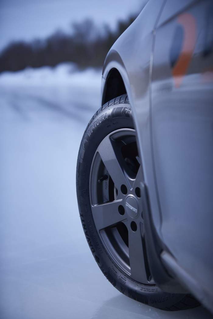 (P) Anvelopele de vară pe timp de iarnă