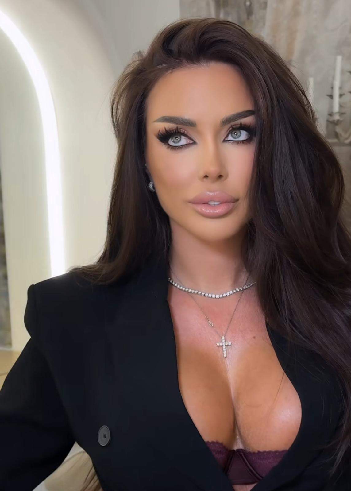 loredana chivu selfie