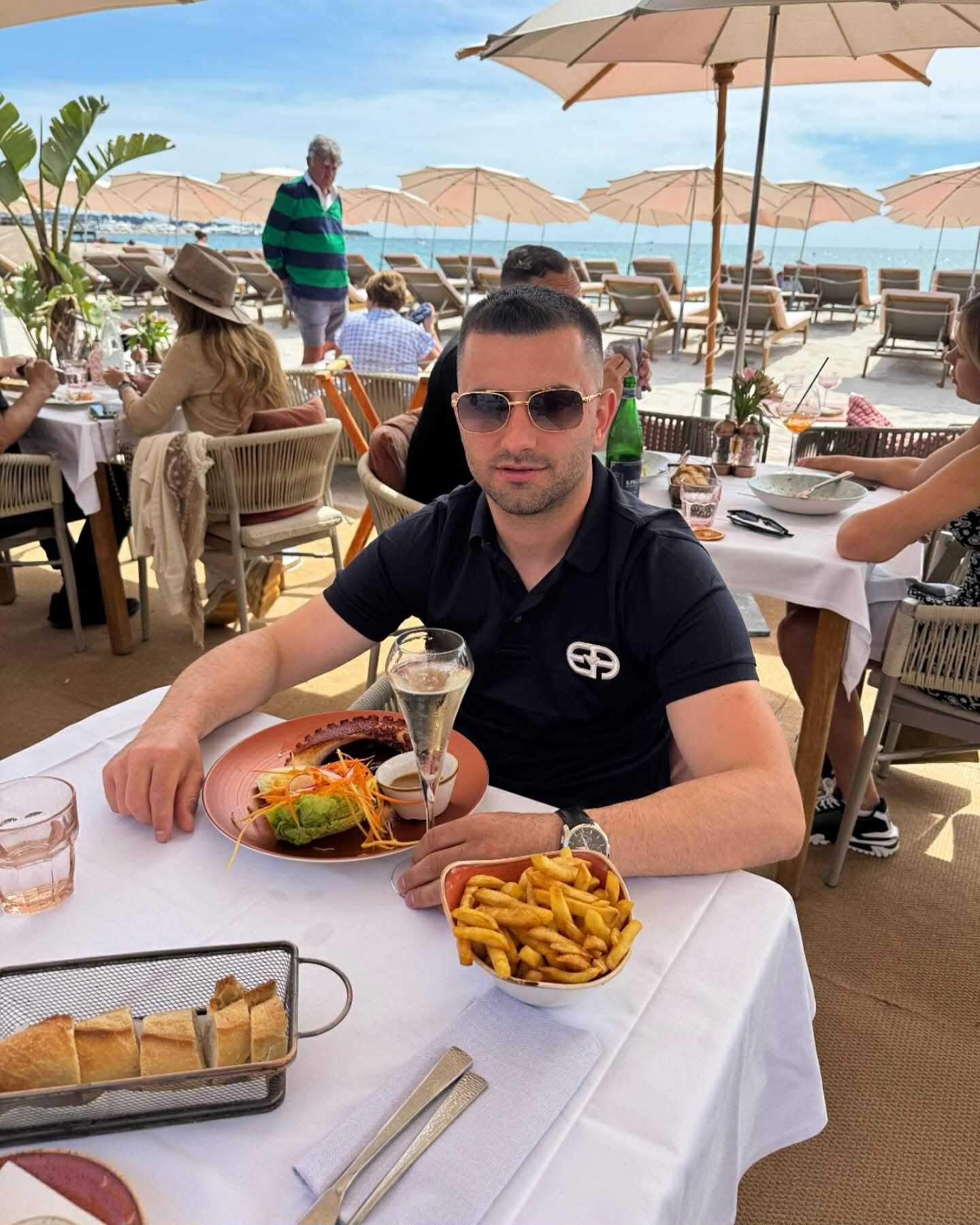 Cine sunt părinții fetiței în vârstă de 2 ani care a murit pe scaunul stomatologului. Andrei și soția lui mai au un băiețel