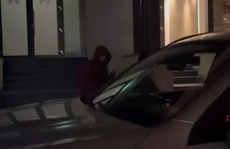 Primele imagini cu doctorița care i-ar fi făcut anestezie fetiței în vârstă de doi ani care a murit. Cum a fost filmată femeia