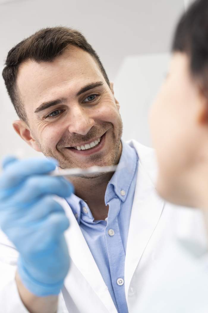 Un bărbat a decedat, în urma unui implant de păr, realizat în Turcia. Acesta fusese supus și unei intervenții stomatologice