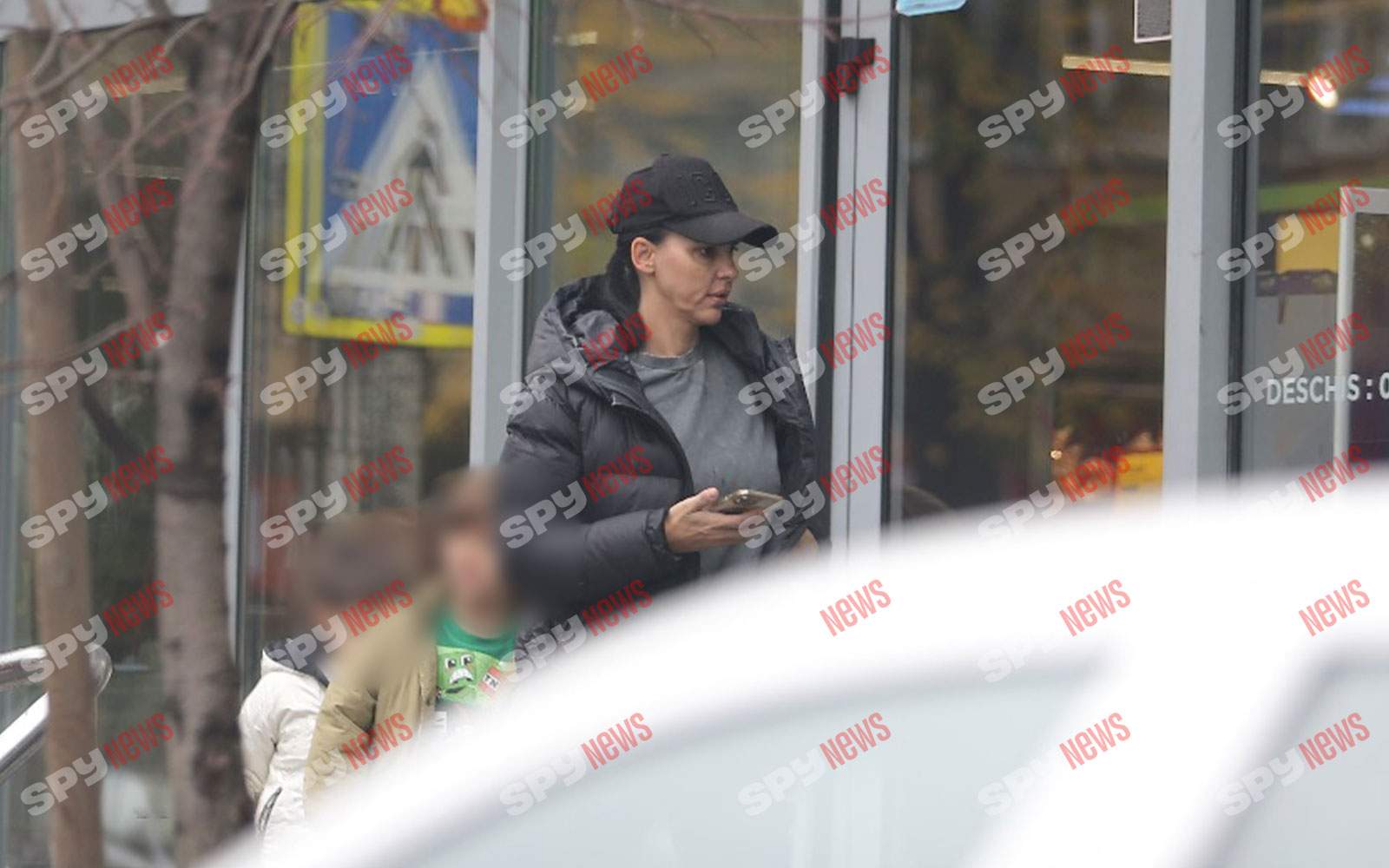 Lavinia Pârva, apariție rară! Este o mămică exemplară! Cum au filmat-o paparazzii Spynews.ro