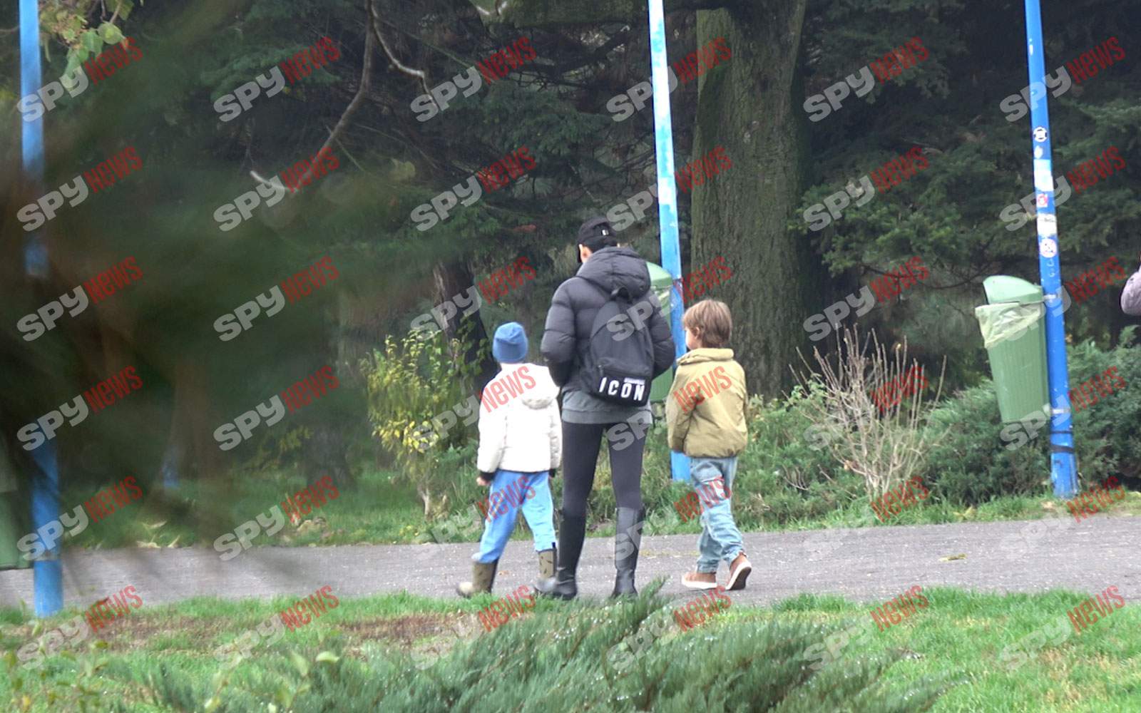 Lavinia Pârva, apariție rară! Este o mămică exemplară! Cum au filmat-o paparazzii Spynews.ro