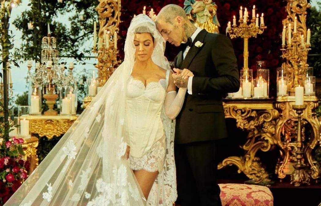 Kourtney Kardashian își sărbătorește soțul! Travis Barker a împlinit 50 de ani: "Liderul familiei noastre"