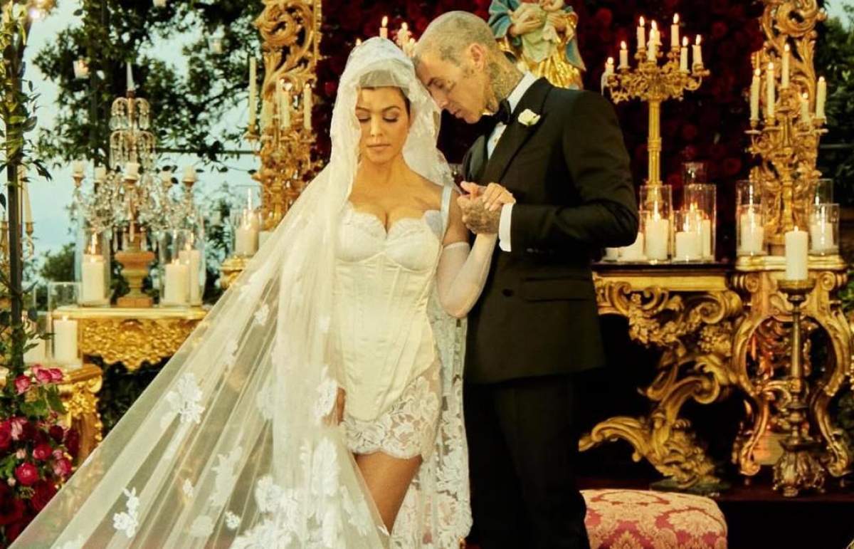 Kourtney Kardashian își sărbătorește soțul! Travis Barker a împlinit 50 de ani: "Liderul familiei noastre"