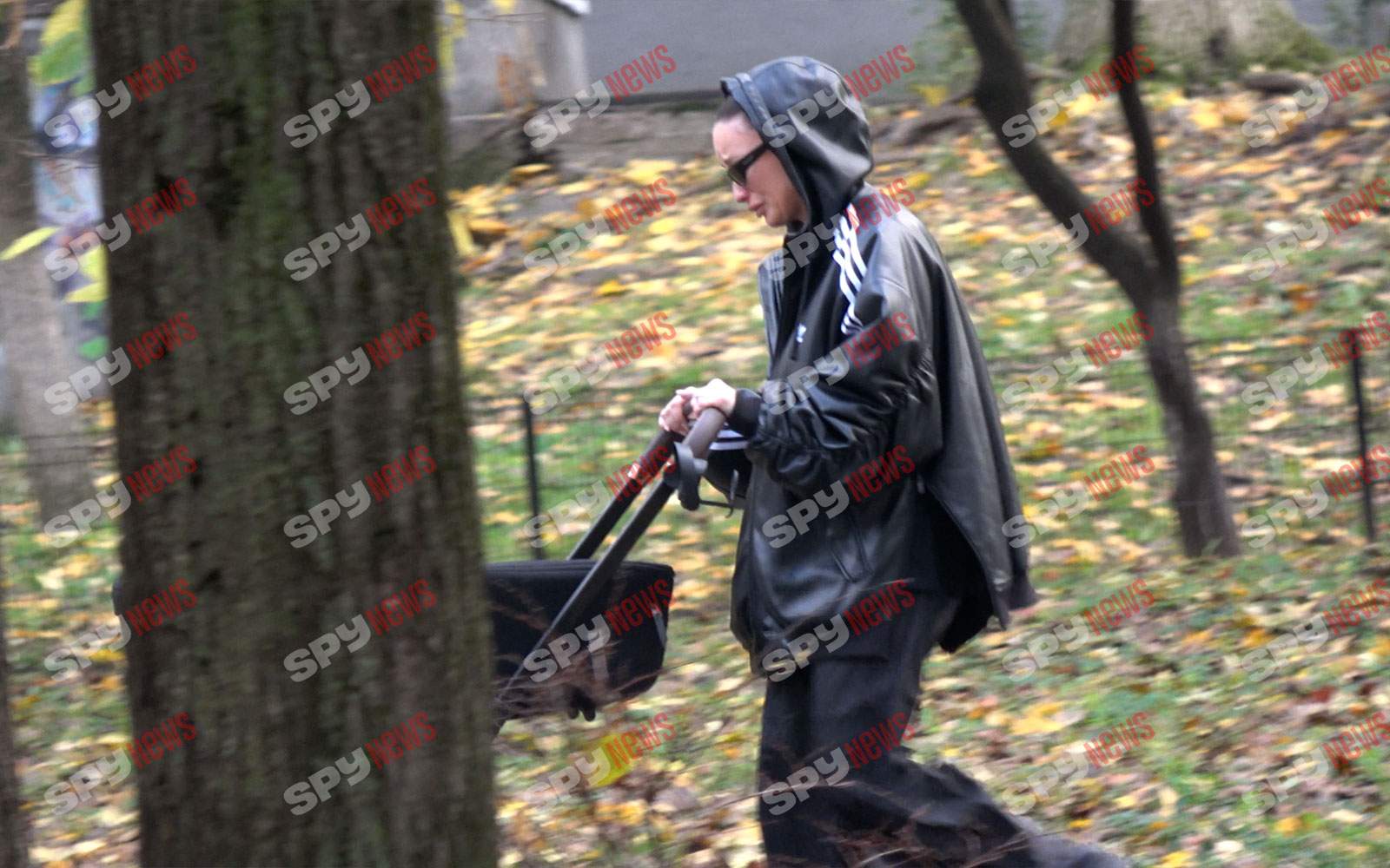 Fiul lui Adrian Năstase, scandal cu soţia, în plină stradă! Corina a plecat cu copilul plângând, iar el i-a lăsat singuri în parc!