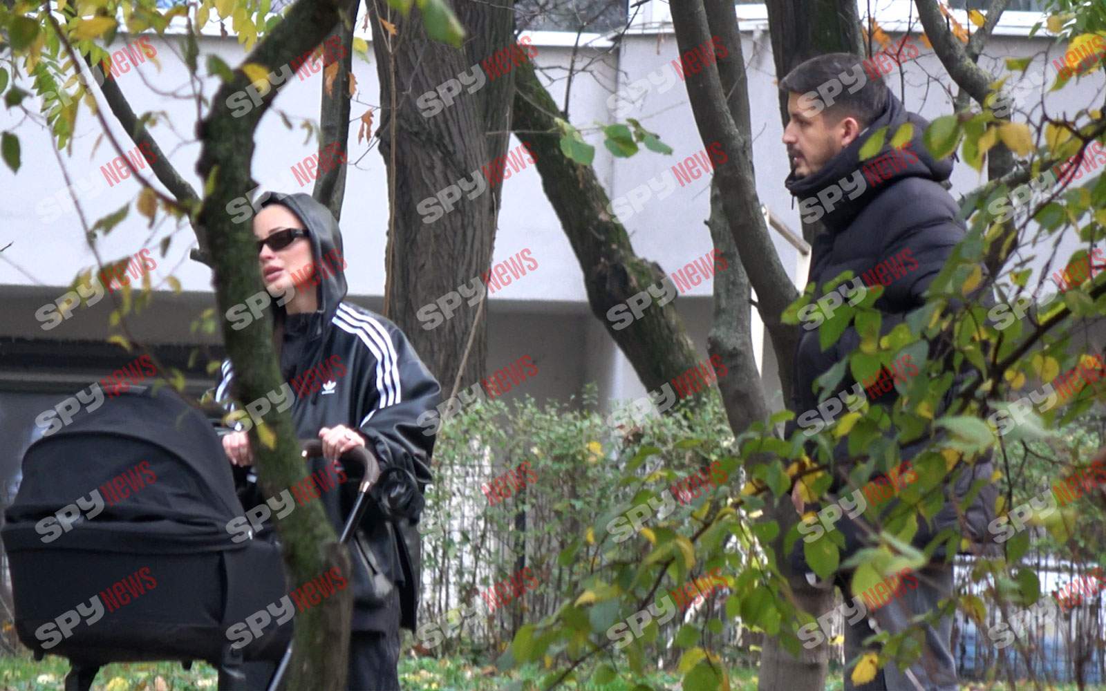 Fiul lui Adrian Năstase, scandal cu soţia, în plină stradă! Corina a plecat cu copilul plângând, iar el i-a lăsat singuri în parc!