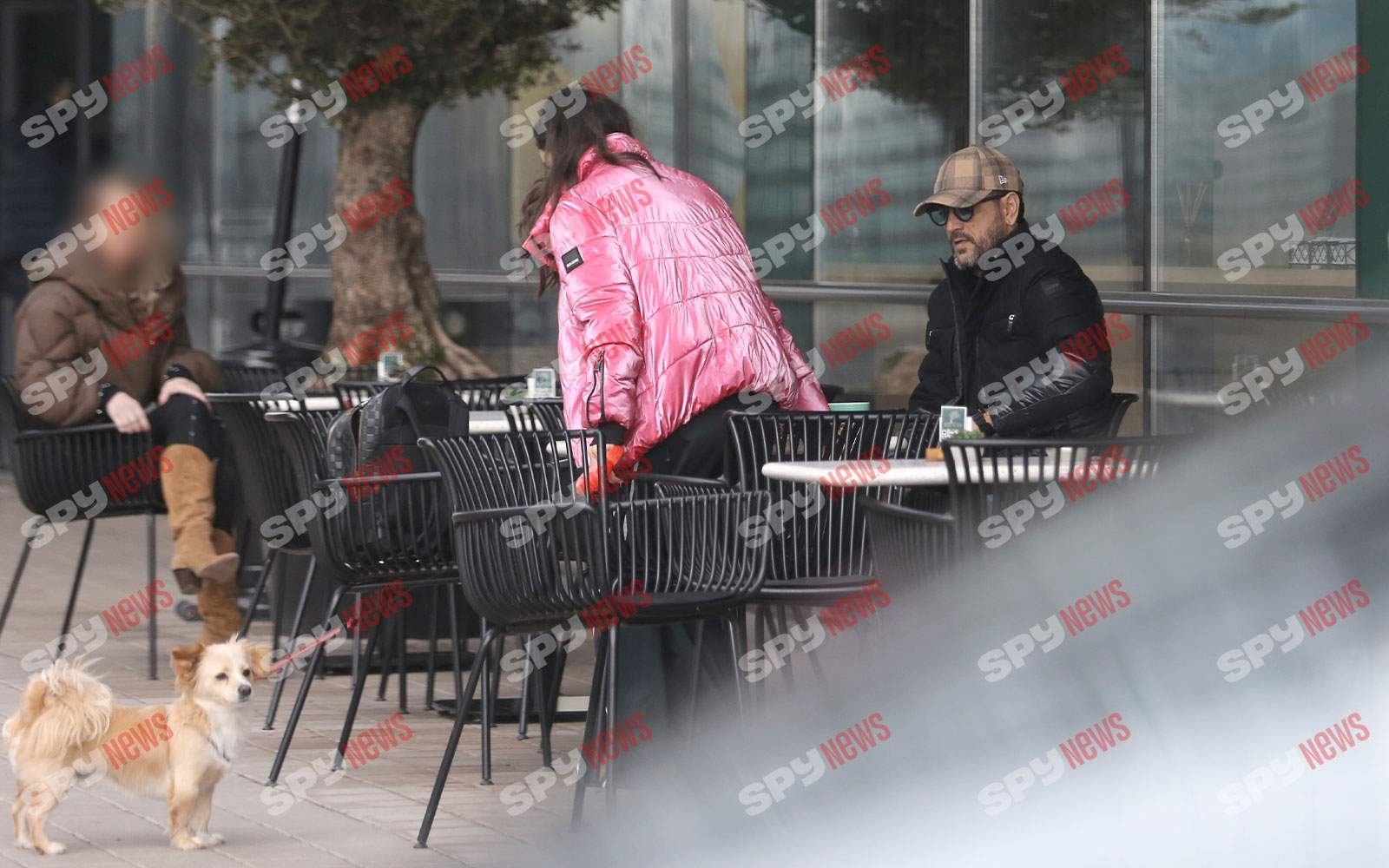 Cezar Ouatu ştie să cucerească o femeie! Întâlnire cu schepsis, la cafenea, iar apoi în complexul rezidenţial | PAPARAZZI