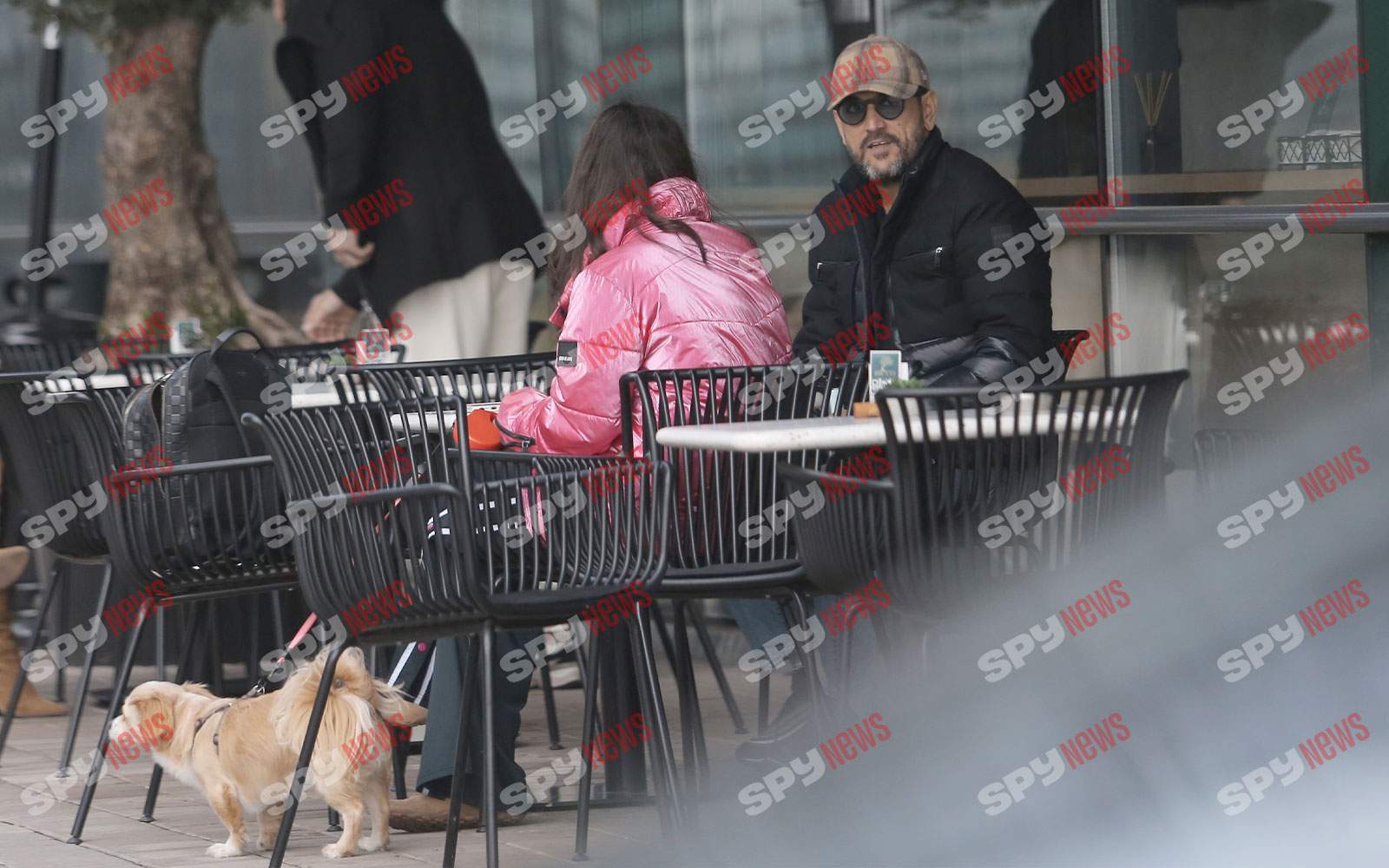 Cezar Ouatu ştie să cucerească o femeie! Întâlnire cu schepsis, la cafenea, iar apoi în complexul rezidenţial | PAPARAZZI