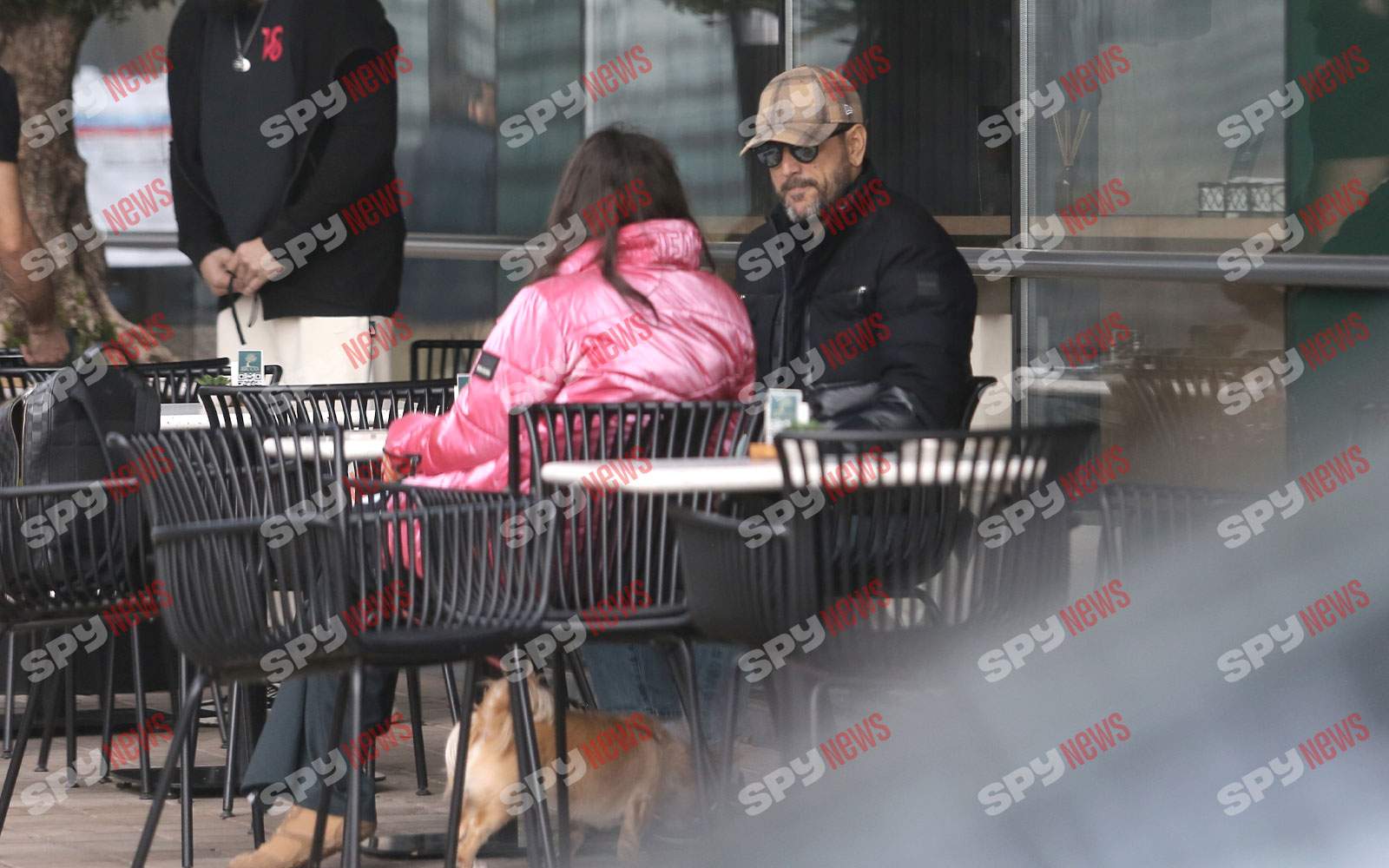 Cezar Ouatu ştie să cucerească o femeie! Întâlnire cu schepsis, la cafenea, iar apoi în complexul rezidenţial | PAPARAZZI