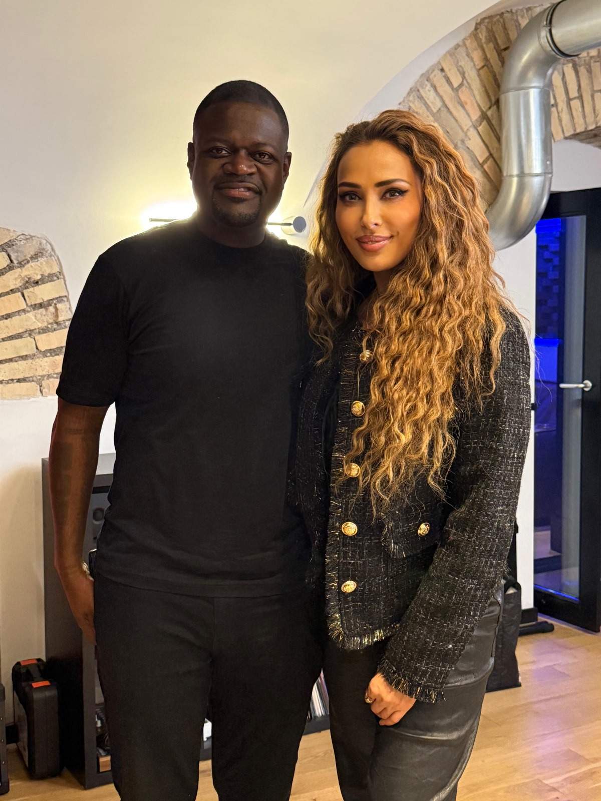 Iulia Vântur, față în față cu Papa Leon al XIV-lea. Artista a cântat colinde pentru liderul Vaticanului