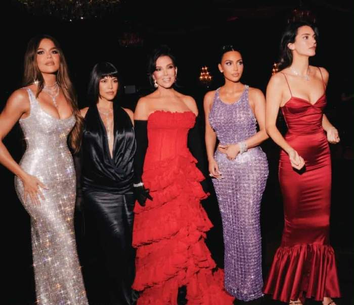 surorile Kardashian și Kris Jenner