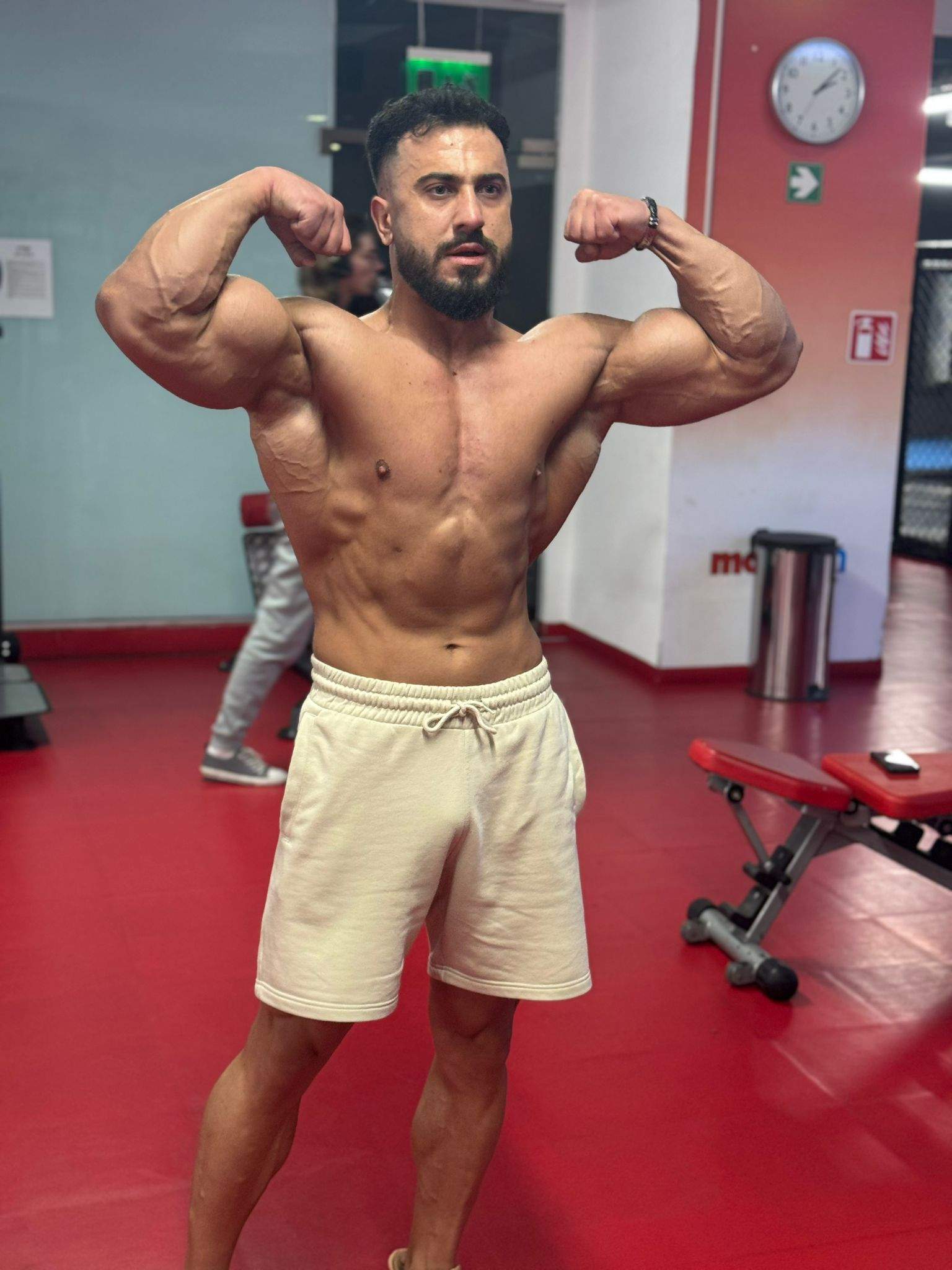 razvan ochea cu muschi