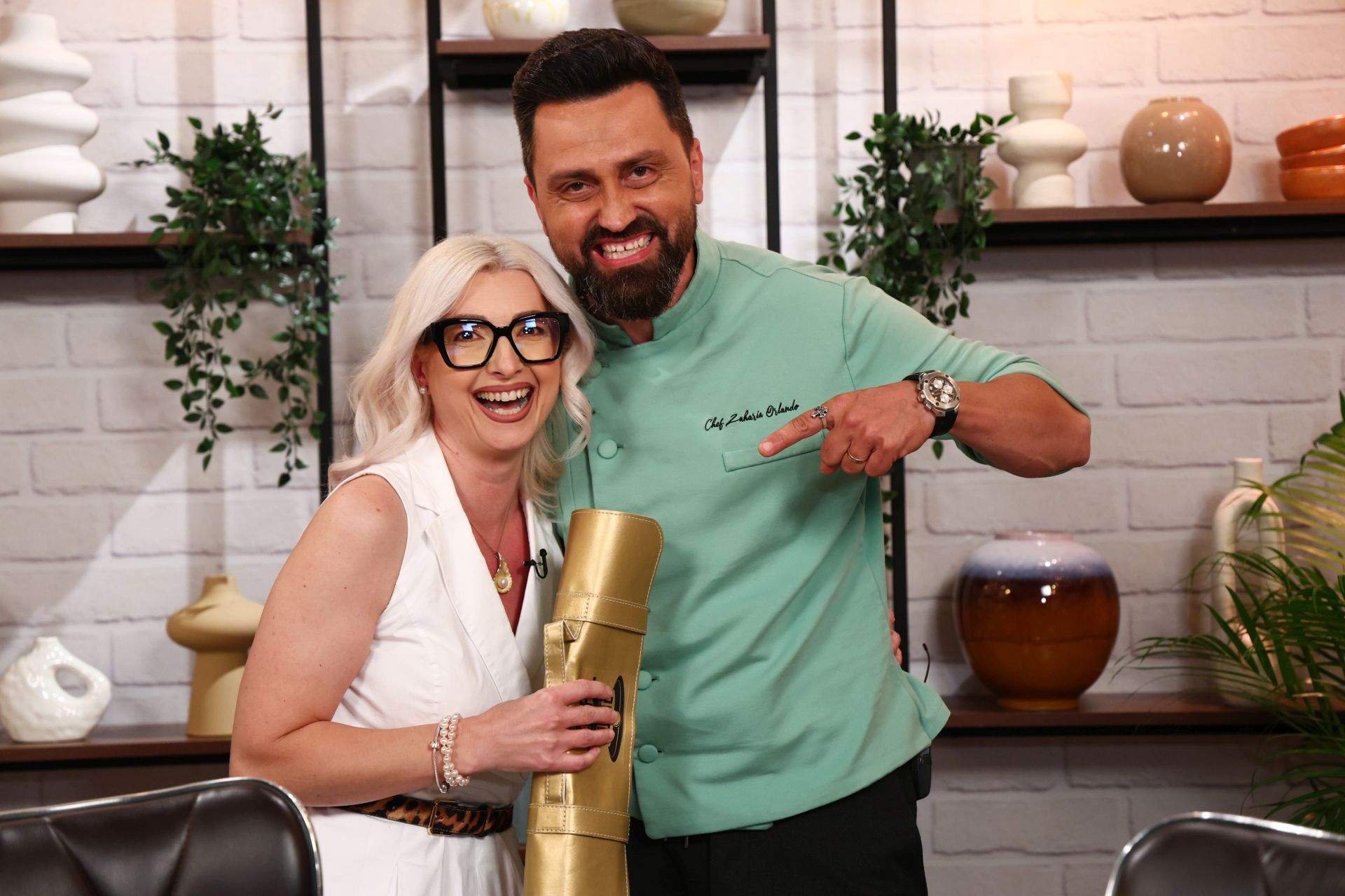 Chef Orlando a dat cuțitul de aur chiar în prima ediție a noului sezon Chefi la cuțite. Urmează o luptă spectaculoasă pentru amuletă, după prima victorie a lui Chef Sautner