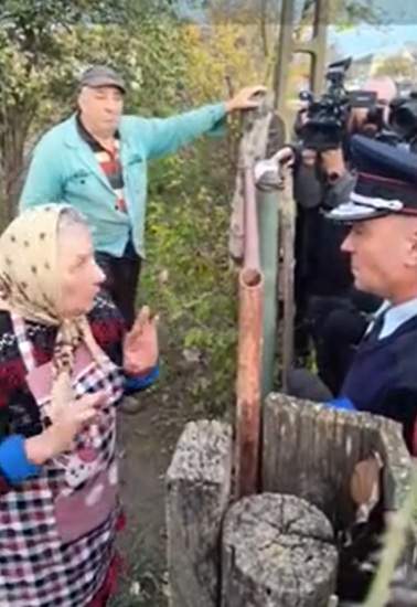 Locuitorii din Ceatalchioi refuză să își abandoneze casele. Autoritățile au decis evacuarea: "Nu pleacă toată lumea de aici"