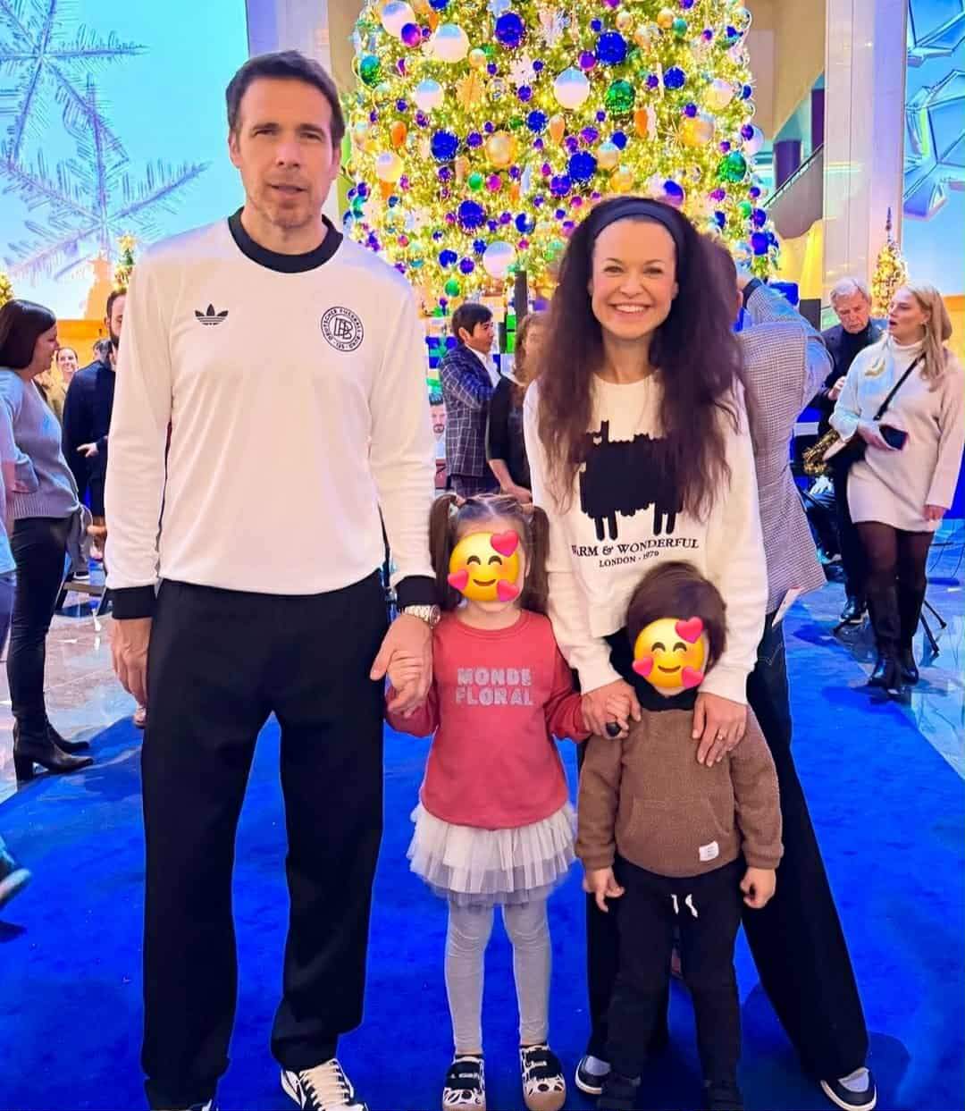 Raluca Lăzăruț, soțul ei și copiii