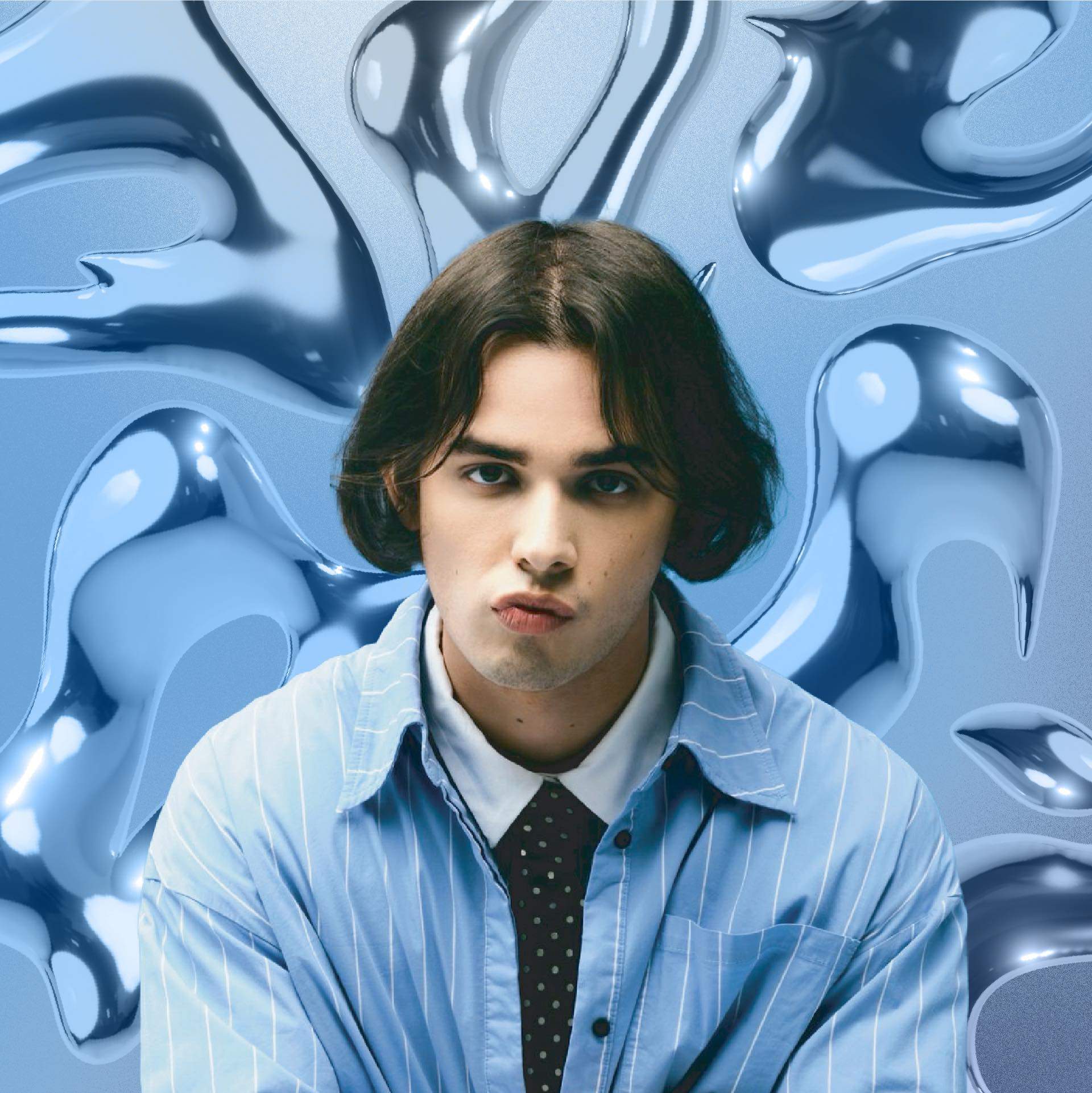 Rares Maris poarta culoarea bleou