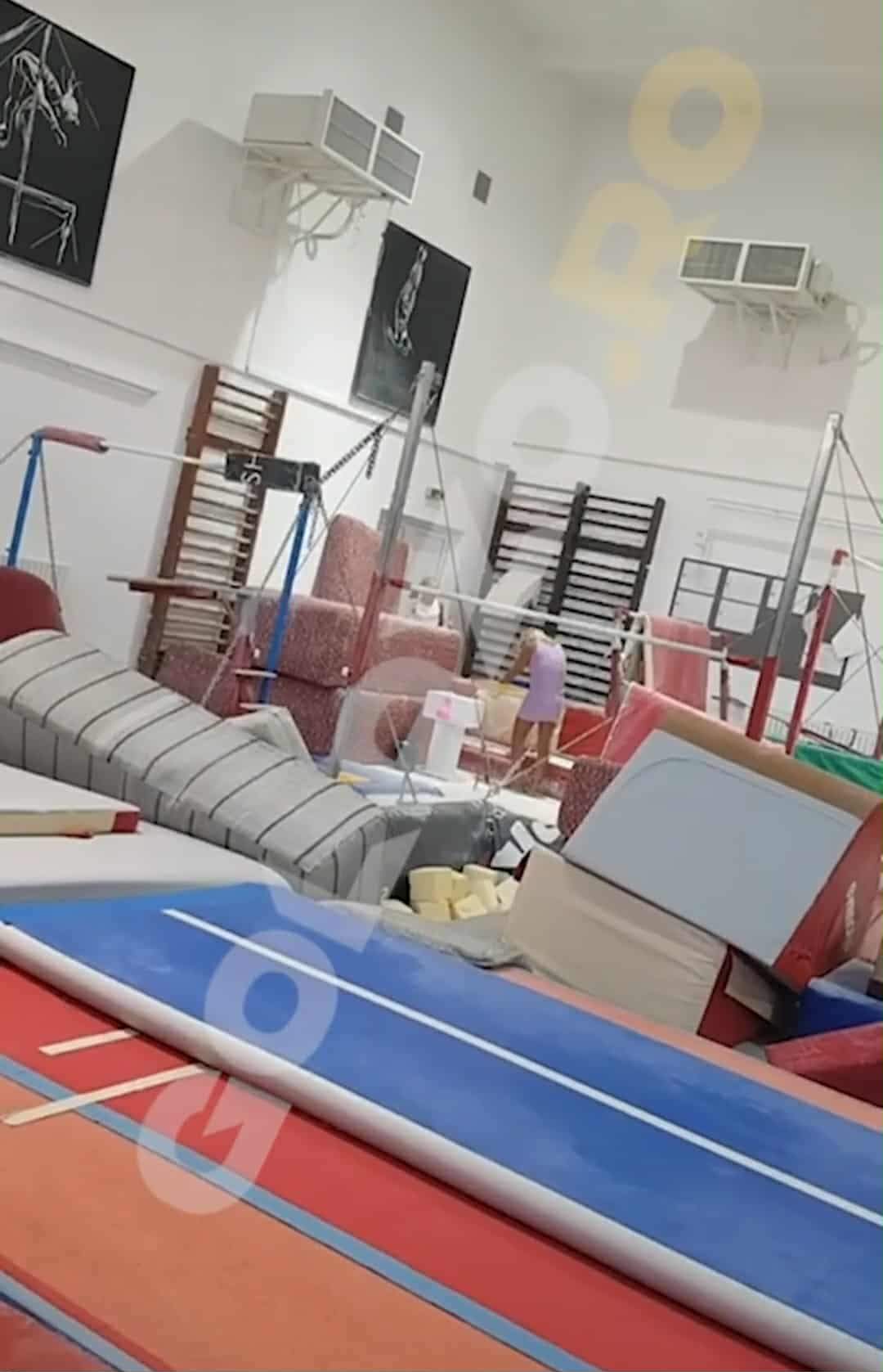 Camelia Voinea, filmată în timp ce își abuzează fiica în sala de gimnastică. Sabrina Voinea: ”Mami, nu mai pot!”