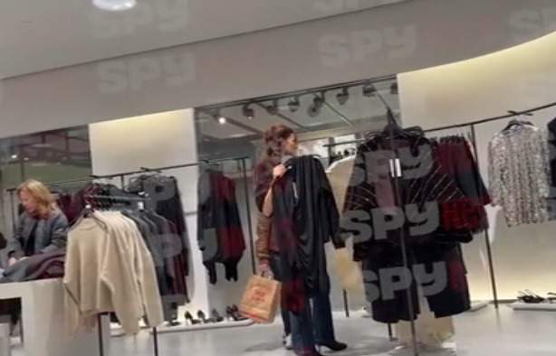 Claudia Pătrășcanu analizează prețurile hainelor