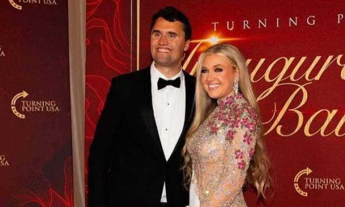 Dezvăluiri șocante despre Erika Kirk, văduva lui Charlie Kirk. I-ar fi fost urmărită fiecare mișcare de un avion