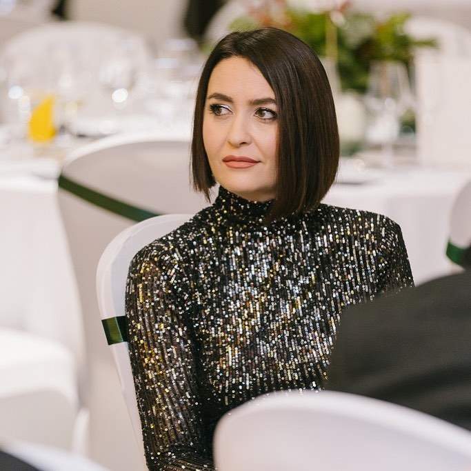 amalia nastase la o masă