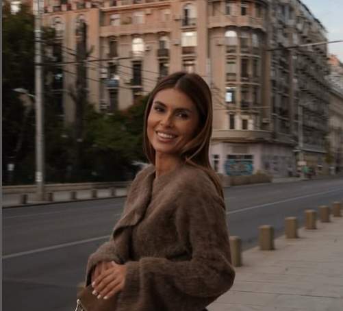 Sânziana Negru, poză în plină stradă