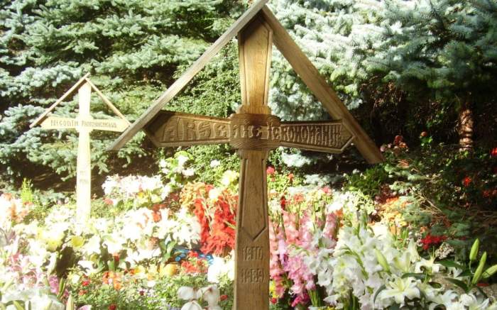 Mormântul lui Arsenie Boca