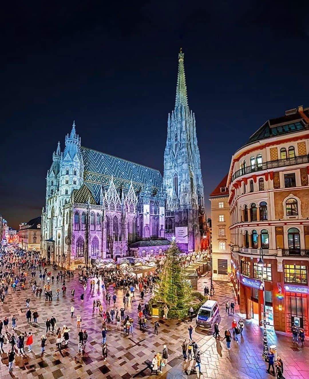 Centrul Vienei, plin de oameni