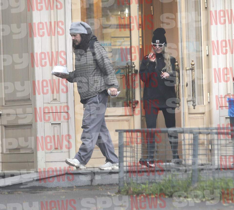 Am aflat care este secretul siluetei perfecte a Deliei! Totul ţine de echilibru! Soţul aplică şi el aceeaşi tehnică! | PAPARAZZI