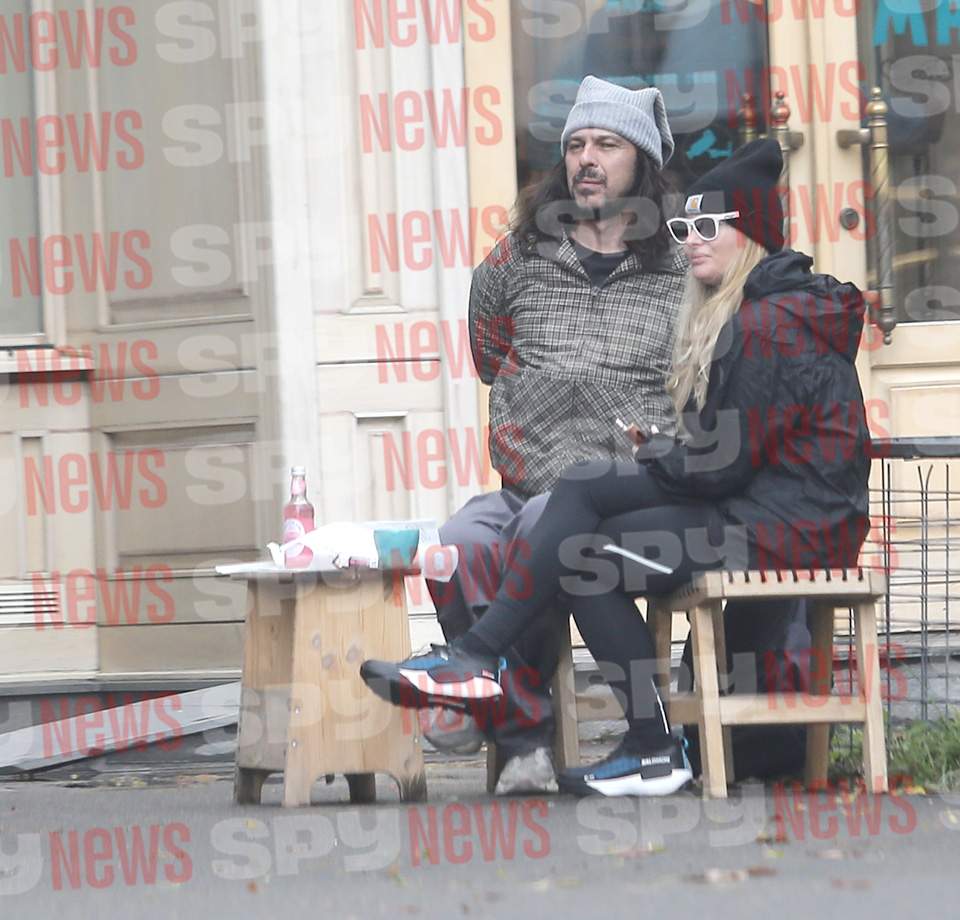 Am aflat care este secretul siluetei perfecte a Deliei! Totul ţine de echilibru! Soţul aplică şi el aceeaşi tehnică! | PAPARAZZI