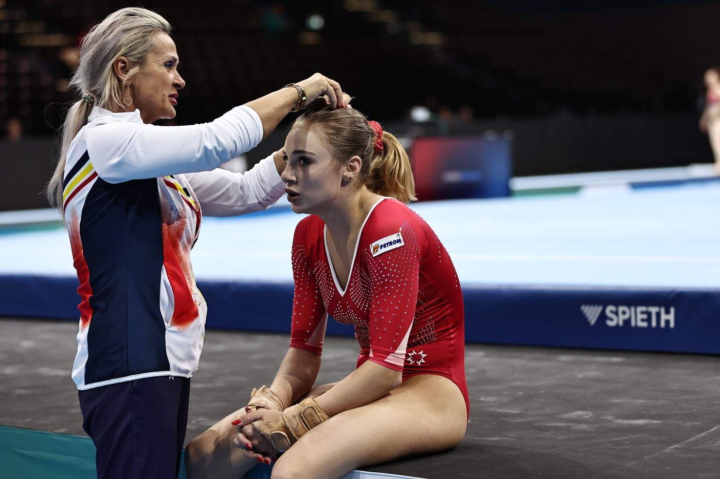 sabrina si camelia voinea